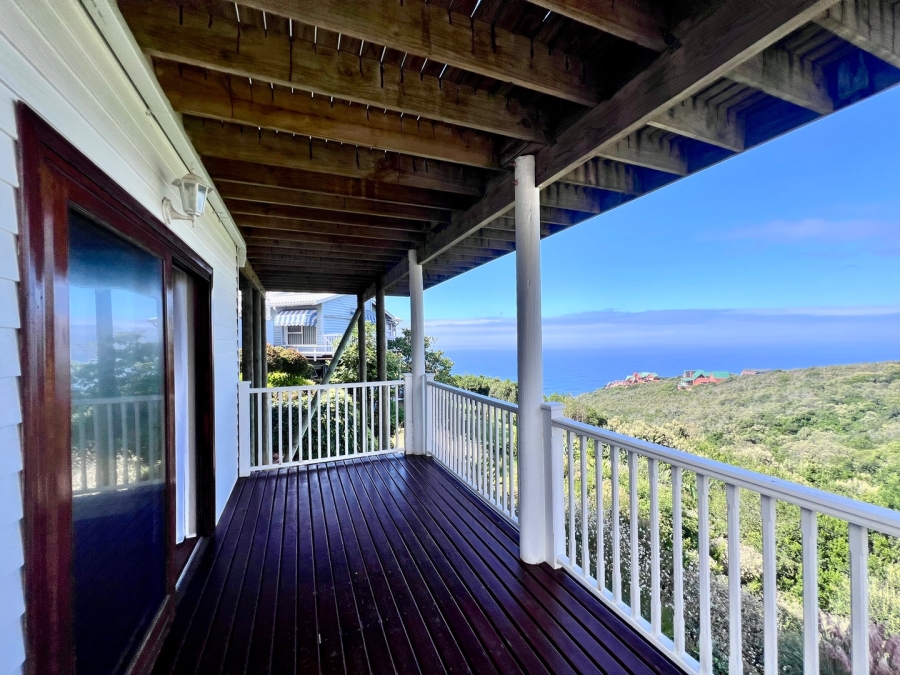 4 Bedroom Property for Sale in Herolds Bay Western Cape
